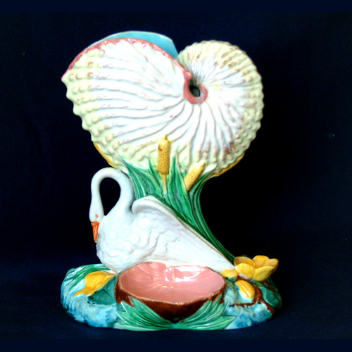 worcester majolica swan & shell centre