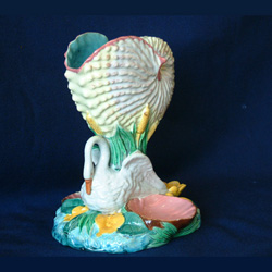 worcester majolica swan and shell center
