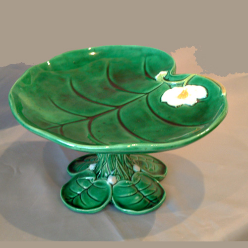 George Jones majolica lily pad comport