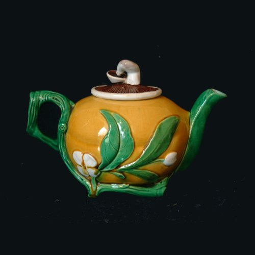 minton majolica tea pot