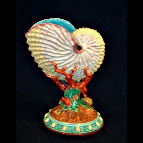 worcester majolica shell vase