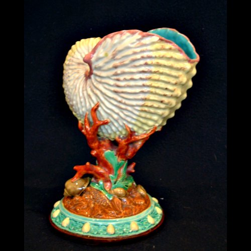 worcester majolica shell vase